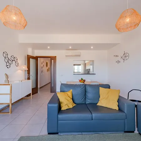 By Interhome Daire
